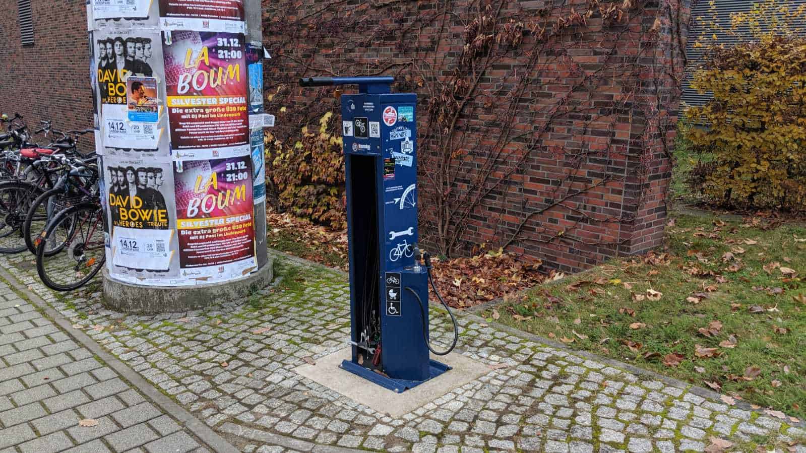 Die neuen Fahrradreparaturstationen – ein kleiner Praxistest