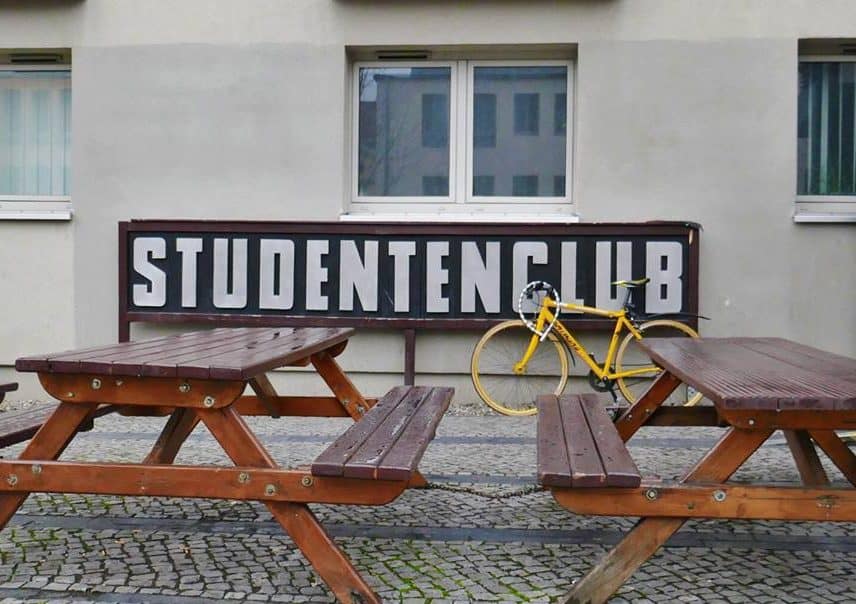 Pub à la Pub renoviert und Nil im Exil