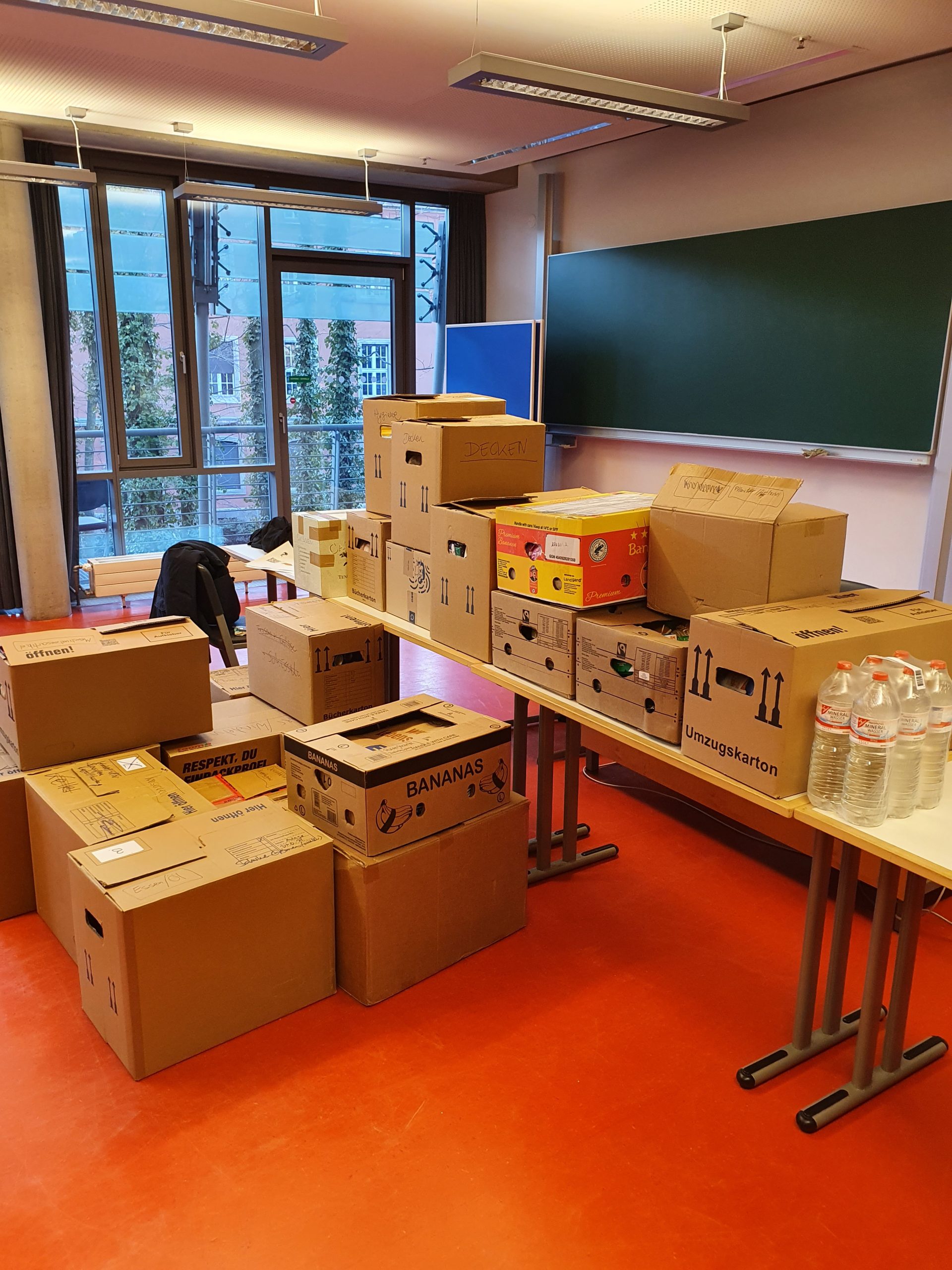 Studierende Sammeln Spenden für Geflüchtete